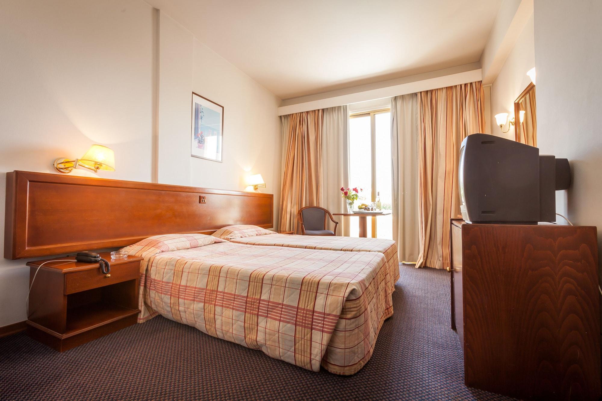 Crown Resorts Henipa Ларнака Экстерьер фото